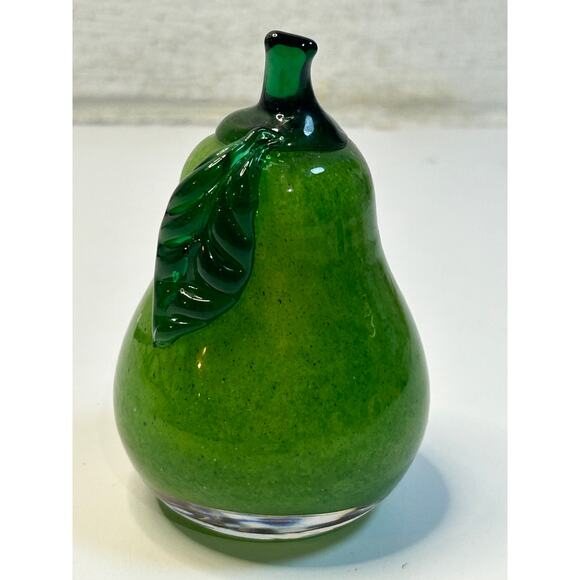 Vintage Green Hand-Blown Art Glass Pear Paperweight R.o.C. Made In Taiwan - Picture 1 of 5